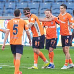 Başakşehir Gen&ccedil;lerbirliği'ni ateşe attı!