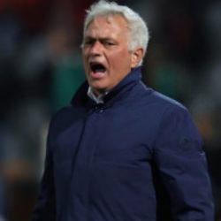 Benfica'da kriz patladı! Mourinho bazı oyuncularını sildi: Sahada g&ouml;rmek istemiyorum