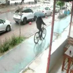 Bisikletini bıraktı, motosikleti &ccedil;alıp Gaziantep'e kadar s&uuml;rd&uuml;