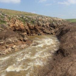 Şanlıurfa'da esrarengiz olay! Dere suyu girdapta kayboluyor: Sırrı &ccedil;&ouml;z&uuml;lemedi 
