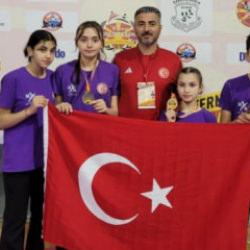 D&uuml;zceli gen&ccedil; taekwondocular Makedonya&rsquo;da tarih yazdı