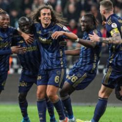 Fenerbah&ccedil;e'den g&uuml;&ccedil; g&ouml;sterisi! Kritik virajda hata yapmadılar