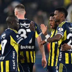 Fenerbah&ccedil;eli yıldız futbolcunun evi soyuldu! &Ccedil;alınan para dudak u&ccedil;uklattı