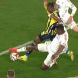 Fenerbah&ccedil;e'nin Beşiktaş ma&ccedil;ında kazandığı penaltıda karar doğru mu? Trio son noktayı koydu