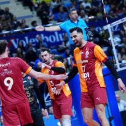 Fenerbah&ccedil;e'yi deviren Galatasaray finalde