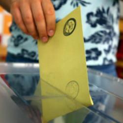 G&uuml;&ccedil;l&uuml; liderlik arayışı ankete yansıdı: AK Parti y&uuml;kselişe devam ediyor