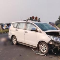 Hindistan'da zincirleme facia: 13 &ouml;l&uuml;, 30 yaralı