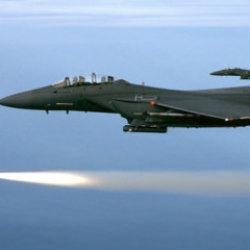 İran'dan &ccedil;arpıcı iddia! D&uuml;şen pilotu ararken kendi askerlerini bombaladılar