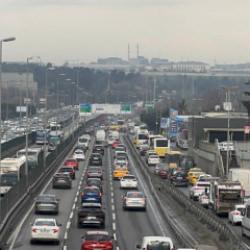 İstanbul&rsquo;da sabah trafiği kilitlendi: Yoğunluk y&uuml;zde 83'&uuml; buldu