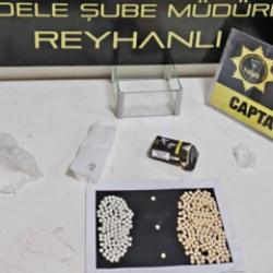 Reyhanlı&rsquo;da narkotik operasyonu: İkametten y&uuml;zlerce zehirli hap &ccedil;ıktı!