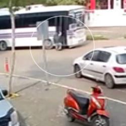 Kapısı a&ccedil;ık unutulan otob&uuml;sten yaşlı adam d&uuml;şt&uuml;!