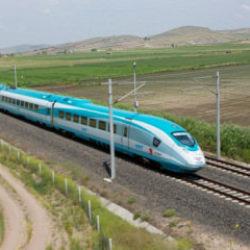 Bakan Uraloğlu m&uuml;jdeyi verdi! Hızlı tren ile s&uuml;re 2 saate iniyor