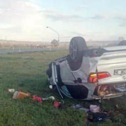 Kırklareli'de iki otomobil &ccedil;arpıştı: &Ouml;l&uuml; ve yaralılar var