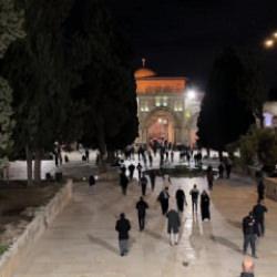 Mescid-i Aksa 41 g&uuml;n sonra ibadete a&ccedil;ıldı!