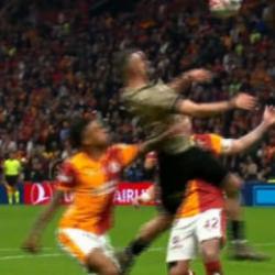 Rams Park'ta penaltı tartışmaları! G&ouml;zler hakeme d&ouml;nd&uuml;