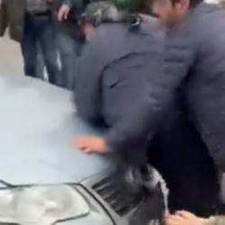 Siverek'te dehşet: 14 yaşındaki &ccedil;ocuğa &ccedil;arptı, vatandaşların &uuml;zerine s&uuml;r&uuml;p ka&ccedil;tı