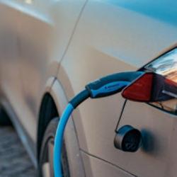 Akaryakıt zamlanınca elektrikli ara&ccedil; satışları rekor kırdı!