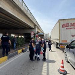 Antalya'da feci olay! Tırın altında kalan kadın &ouml;ld&uuml;