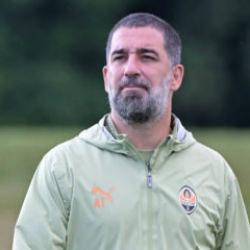 Arda Turan tarihe ge&ccedil;ti! İlk T&uuml;rk teknik direkt&ouml;r oldu