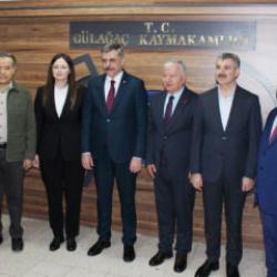 Bakan &Ccedil;ift&ccedil;i, kaymakamlık yaptığı ilk g&ouml;rev yeri olan il&ccedil;eyi ziyaret etti