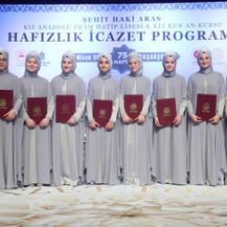 Başakşehir'de 75 hafız t&ouml;renle icazetlerini aldı