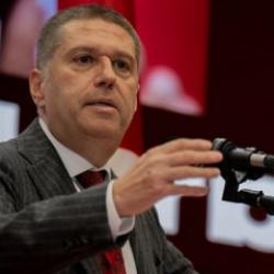 Başkan resmen a&ccedil;ıkladı! "Kadro dışı bırakmadık"