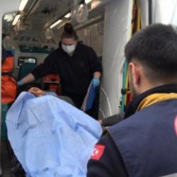 &Ccedil;akmağını vermeyen kuzenini bı&ccedil;aklayıp ka&ccedil;tı