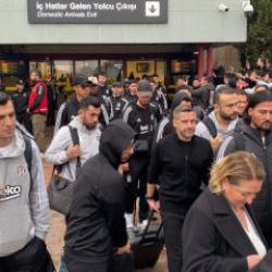 Emirhan'dan b&uuml;y&uuml;k fedakarlık! Takımını yalnız bırakmadı