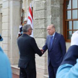 Erdoğan, KKTC Cumhurbaşkanı Erh&uuml;rman ile bir araya geldi