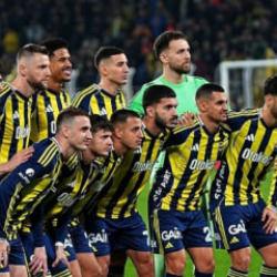 Fenerbah&ccedil;e milli yıldızıyla yollarını ayırma kararı aldı!