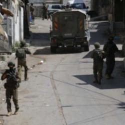 Filistinli iş&ccedil;ilere şiddet! G&ouml;zaltında darp, hastaneler doldu