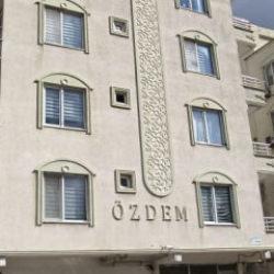 Gen&ccedil; &ouml;ğretmen evde &ouml;l&uuml; bulundu: Nedeni araştırılıyor!
