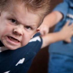 G&ouml;r&uuml;nmez tehlike: &Ccedil;ocuklarınızda şiddet eğilimi mi var? 6 belirtiyi mutlaka okuyun