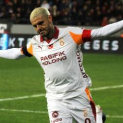 Mauro Icardi, S&uuml;per Lig'deki gol sayısını 14'e &ccedil;ıkardı