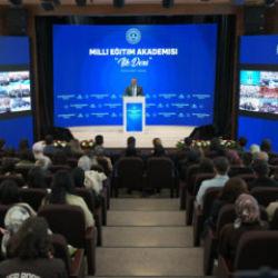 İlk ders Bakan Tekin'den! Milli Eğitim Akademisi kapılarını a&ccedil;tı!