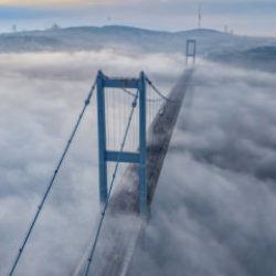 İstanbul'daki yoğun sis Boğaz'da g&ouml;rsel ş&ouml;len oluşturdu