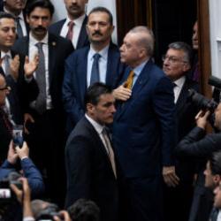 Kurtlar Vadisi'nin &uuml;nl&uuml; ismi AK Parti Grup toplantısında!