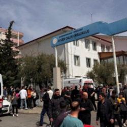 Okula saldırmadan &ouml;nce poligonda atış yapmıştı: 1 polis g&ouml;revden uzaklaştırıldı!