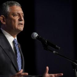 &Ouml;zg&uuml;r &Ouml;zel 'yetkisi yok' demişti! İmza ortaya &ccedil;ıktı