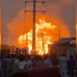 Pakistan'da şiddetli patlama! &Ccedil;ok sayıda &ouml;l&uuml; ve yaralı var