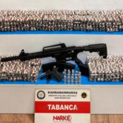 Kahramanmaraş&rsquo;ta narkotik darbesi: On binlerce zehirli hap ve silah ele ge&ccedil;irildi!