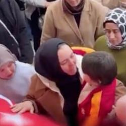 Saldırıda evladını kaybeden acılı anneden y&uuml;rek yakan teselli!