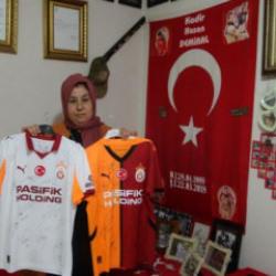 Şehit annesinin Galatasaray forması isteği ger&ccedil;ekleştirildi!