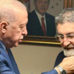 Serik'te yeni d&ouml;nem! Kadir Kumbul AK Parti'ye katıldı, rozetini Erdoğan taktı