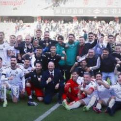 S&uuml;per Lig efsanesi amat&ouml;re d&uuml;şmekten son ma&ccedil;ta kurtuldu