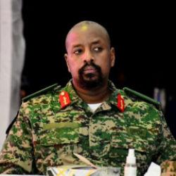 Ugandalı general yine T&uuml;rkleri hedef aldı: Al&ccedil;aklıkta sınırı aştı!