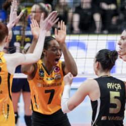 VakıfBank Sultanlar Ligi'nde şampiyon oldu!