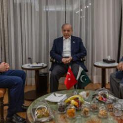 Antalya'da s&uuml;rpriz zirve: Bakan Fidan, Şahbaz Şerif'le g&ouml;r&uuml;şt&uuml;