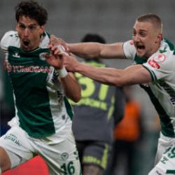 120+2'de yıkılan Fenerbah&ccedil;e, T&uuml;rkiye Kupası'na veda etti!