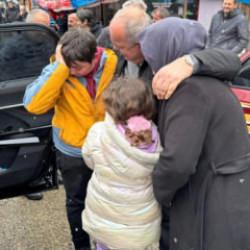 Ayder Yaylası&rsquo;nda mahsur kalan aile kurtarıldı: Duygusal anlar yaşandı